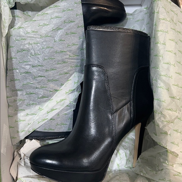 Sam Edelman Alyssa Stretch Leather Bootie - Picture 16 of 16